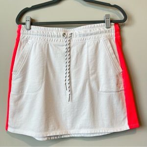 NWOT Calvin Klein Performance Athleisure Skirt | Large | White and Neon Pink